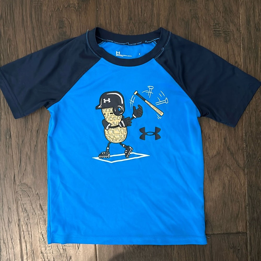 Boys under Armour shirt